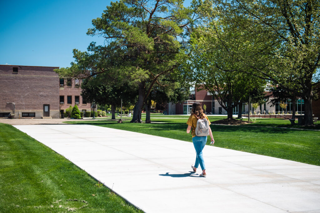 BEFORE SENIOR YEAR STARTS: 7 THINS EVERY FUTURE COLLEGE STUDENT SHOULD DO THIS SUMMER